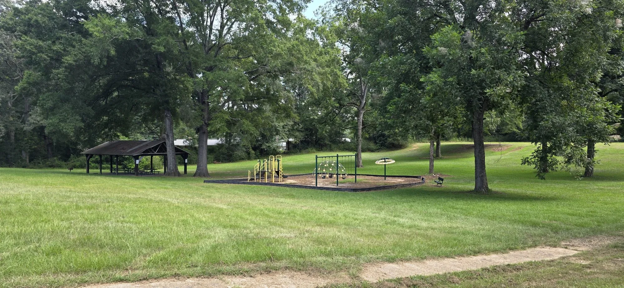 Town park and playground in Gordo