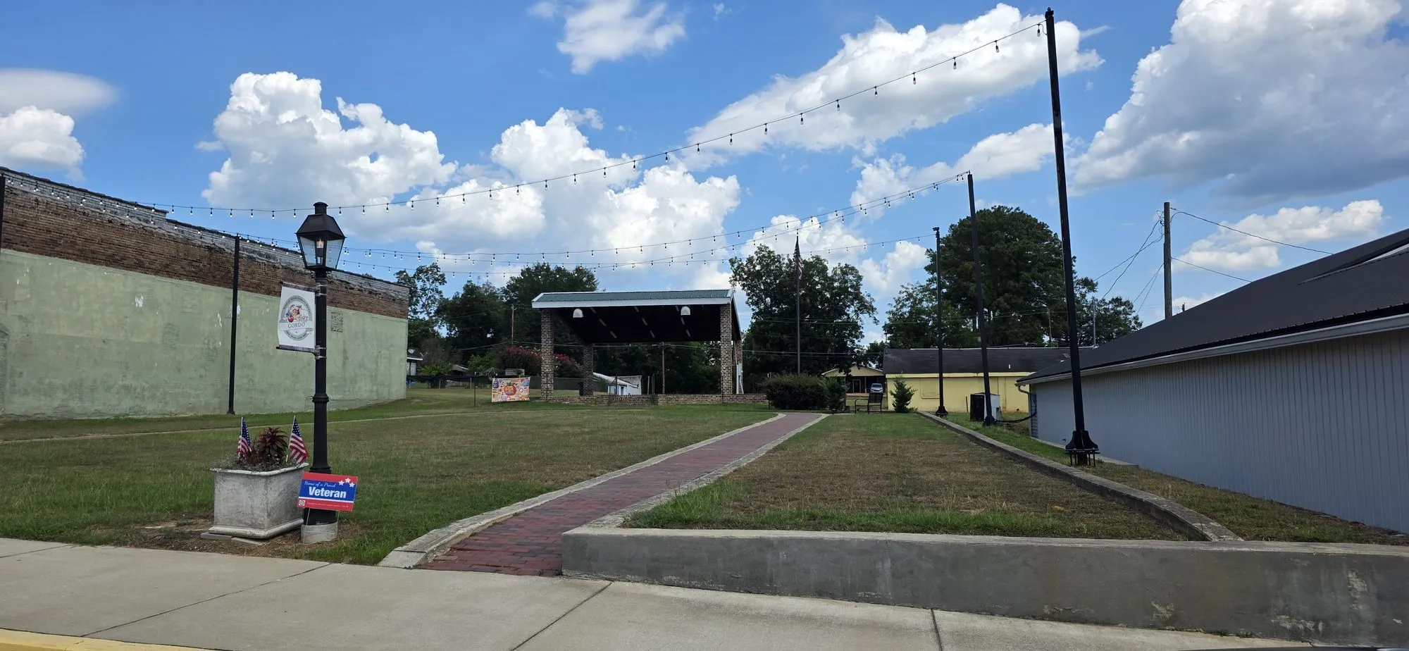 Memorial plaza and amphitheater in Gordo
