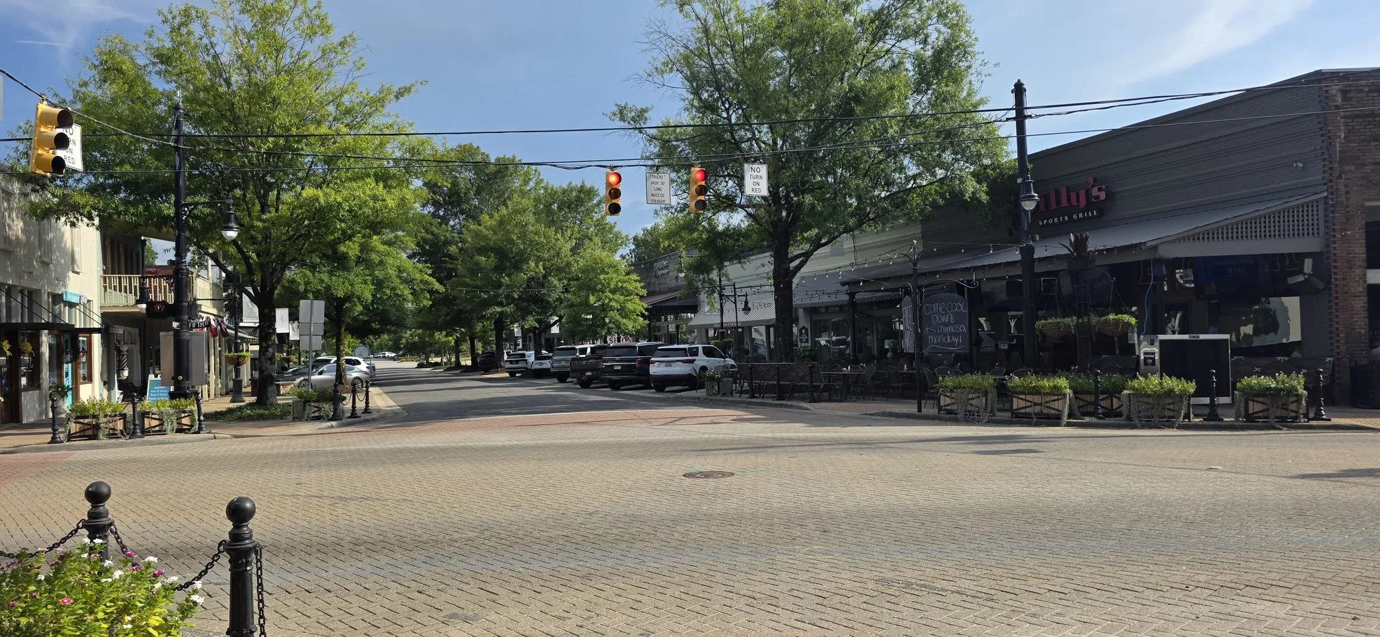 Downtown Northport shops on Main Avenue