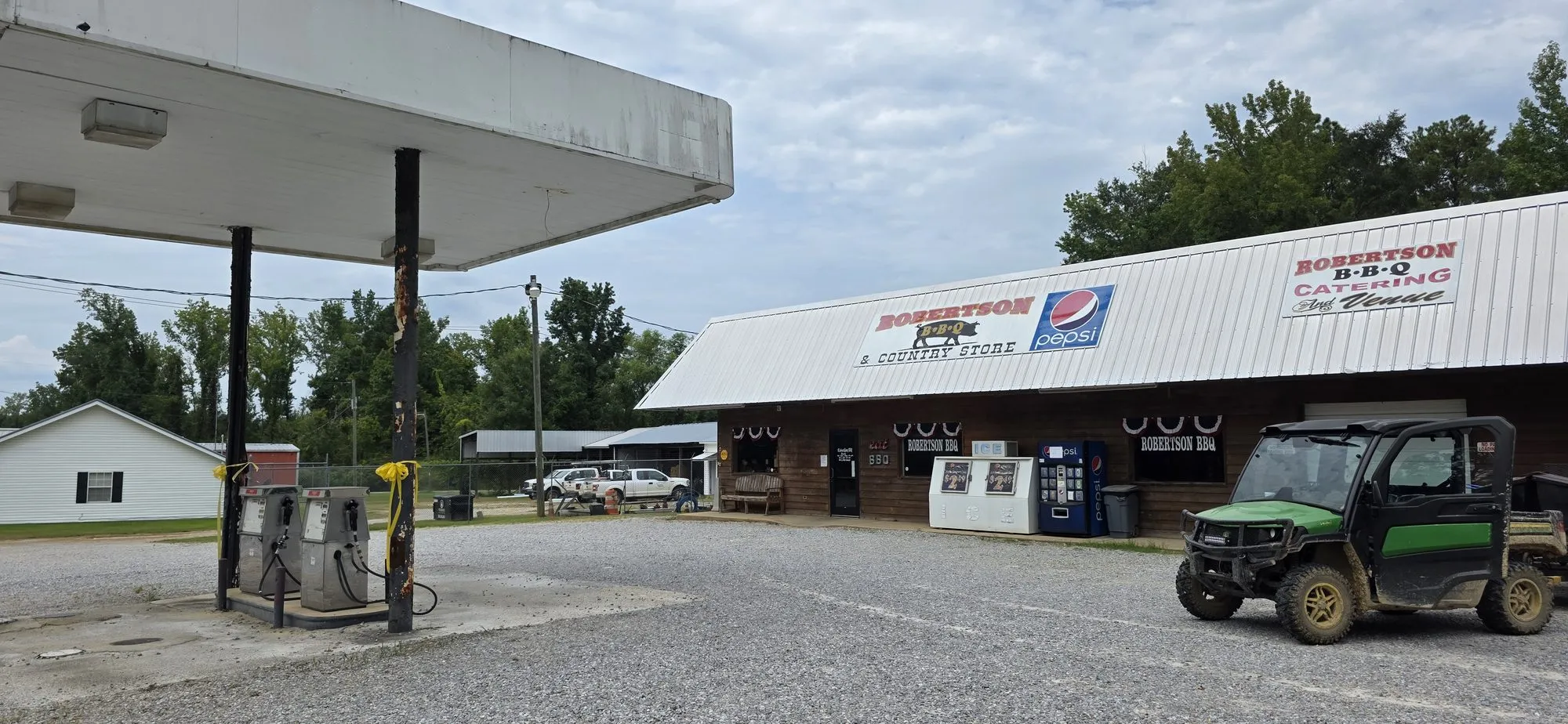 Country store and gas stop in Ralph